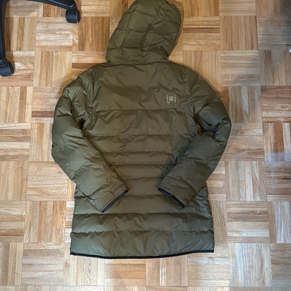 L1 down jacket size small. - Picture 5 of 6